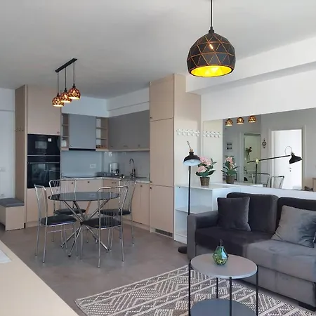 Happy Mihaly - 007 Apartment *
